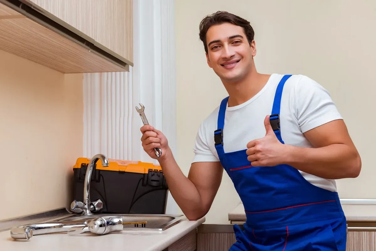Professional drain tech